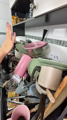 #ASMR #ASMRtist #RelaxingSounds #DishwashingASMR #SatisfyingVideos #CleanWithMe #SoothingSounds #KitchenASMR #ViralASMR #Mindfulness #SatisfyingASMR #EverydayASMR #CleaningRoutine #ChillVibes #Relaxation