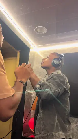 SEÑORES PENDIENTES A LO QIE VIENE🔥🔥🔥👌👌con mi hermanito@🪵JHON BAUTISTA ⚡️ #VoiceEffects #musica #adoracioncristiana✝️🥹🙌🏻 #musicacristiana #comedia #usa_tiktok #comedia 