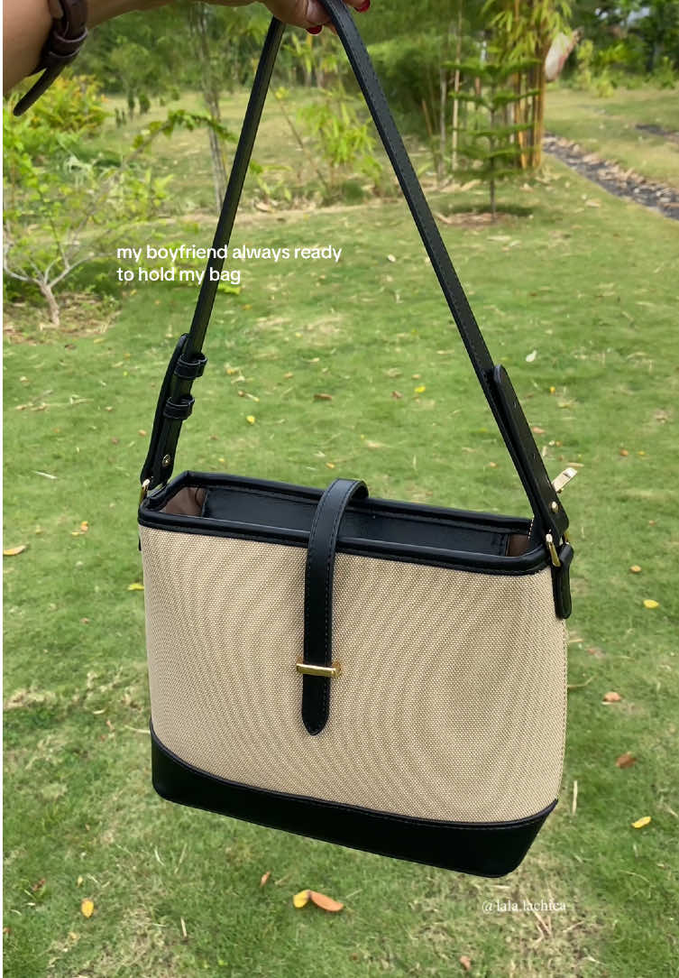 YES!! 💯 #leatherbag #boyfriendcarryingbags #bag #handbag #slingbag #bucketbag #girlbag #collegebag #shoulderbag #mumuselect #mumuselectbag #mumubag 