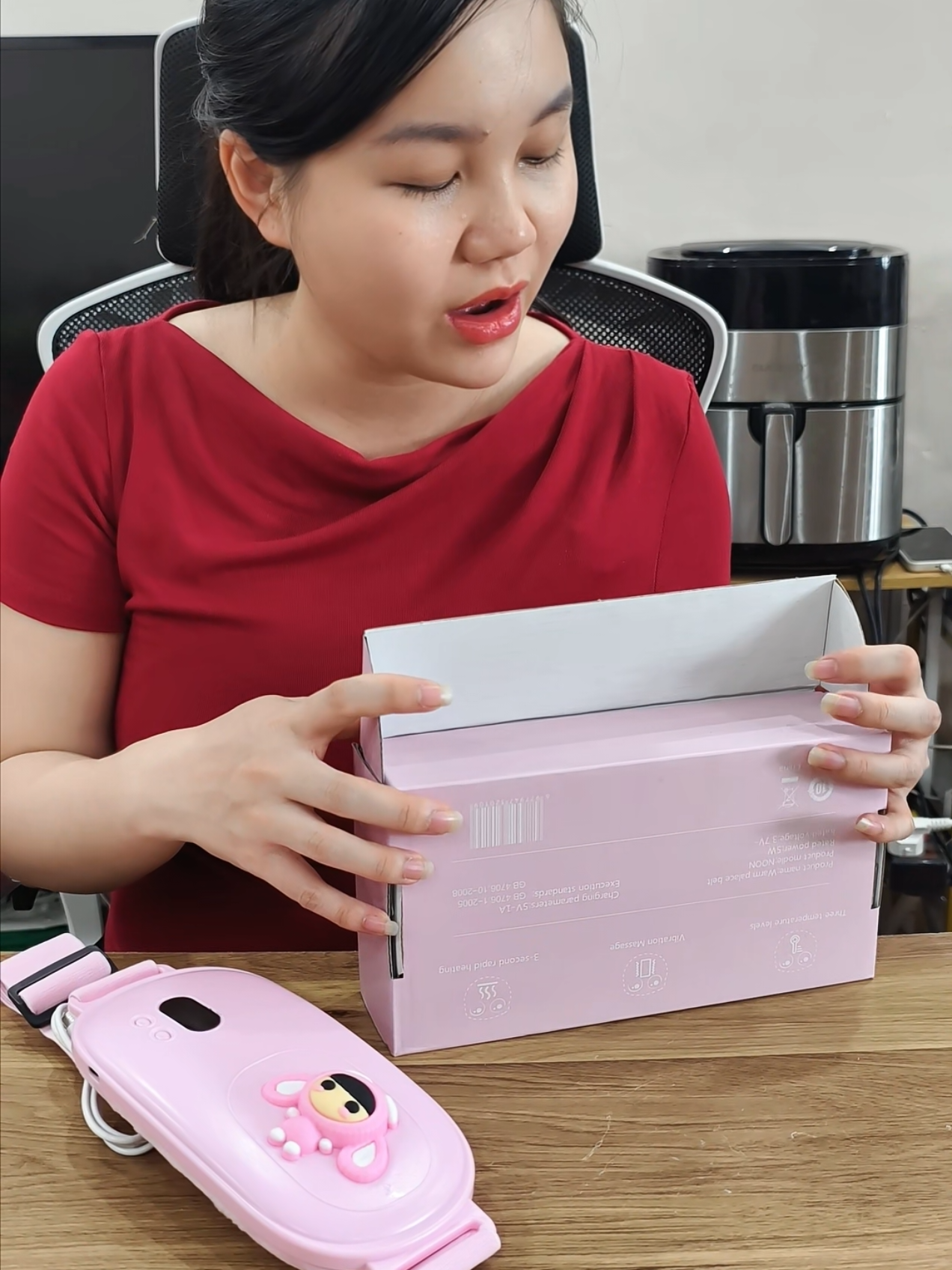 Máy massage bụng kinh Unpublic với 3 chế độ rung 3 chế độ nhiệt giúp giảm đau nhanh làm ấm bụng #maymassage #maymassagebungkinh #chamsocsuckhoe #gocvanphongcuatien 