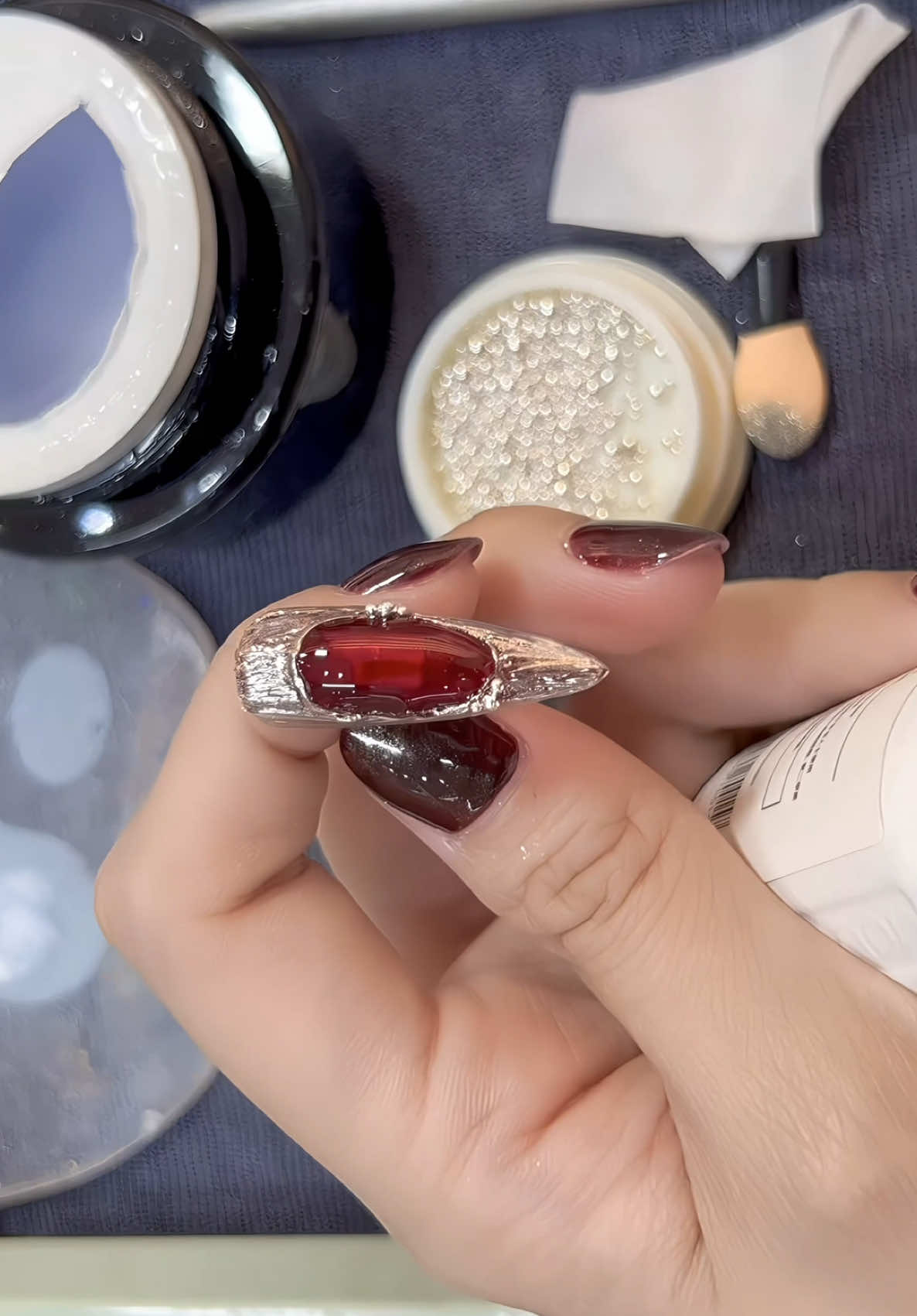 Gu ải Gu ai tiếp nè mấy nàng.. #nailhanquoc #nailquận1 #naildep2025 #diollybeauty #diollynail #xuhuong #virals #trending 