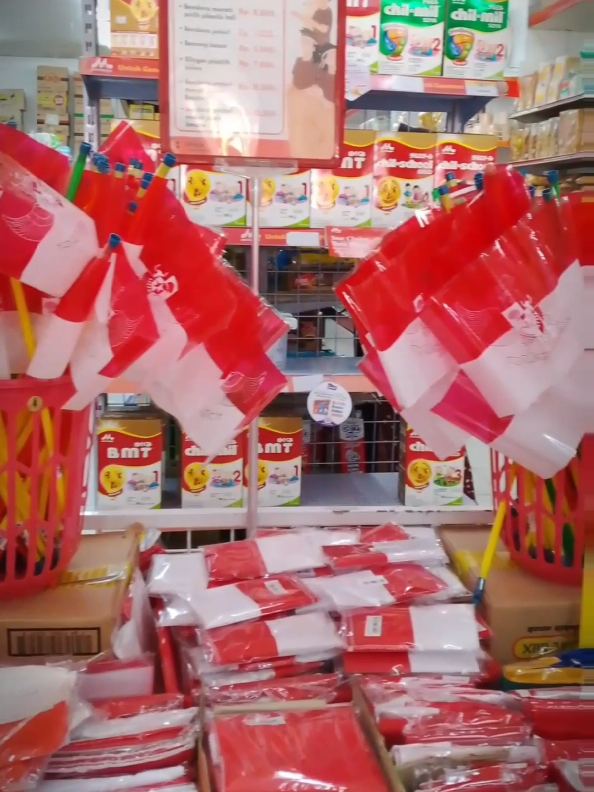🇮🇩 Siap-siap Merah Putih-an! Lengkapi momen 17 Agustus dengan bendera, umbul-umbul, dan pernak-pernik kemerdekaan! Stok lengkap & harga merdeka! Ayo pesan sekarang di toserba cahaya baru, jangan sampai kehabisan! ❤️🤍 #genteng #cahayabaru #toserba #cilacap #fyp #foryoupage #shopping #cbgenteng #benderamerahputih 