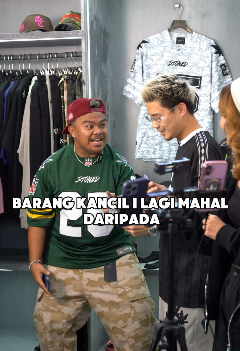 🔥 8.8 TikTok Sale is ON! 🔥 This time with @Andrew Ngo & @roybundle  Giveaway, kaw kaw deals & banyak lagi surprise untuk korang! Jangan miss out, stay tuned okay 😎 #fyp #jomlocal #stonedandco #sapotlokal #TikTokShop88SuperLIVESale 