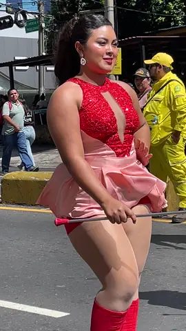 Belleza y elegancia #Bailes #bandas #Bailarines 