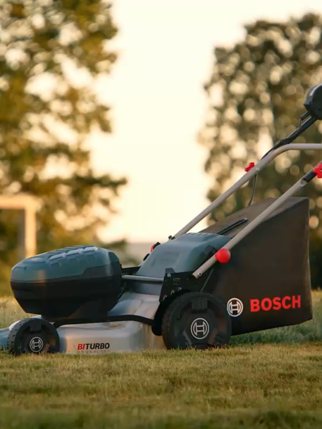 Bosch GRA 18V2-46 Cordless Lawnmower #Home #homeimprovement #garden #boschprofessional #cordless #cleaning