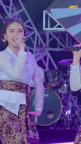 Enaknyooooo kapan nichhh  #dik #dikesabrina #dike 