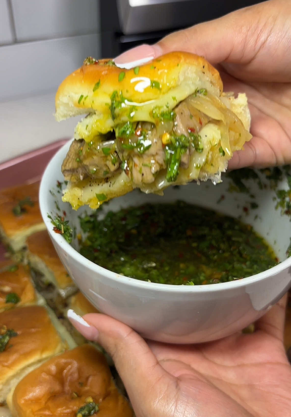 Chimichurri steak sliders 😋❤️  #cooking #cookwithme #DinnerIdeas @KING’S HAWAIIAN 
