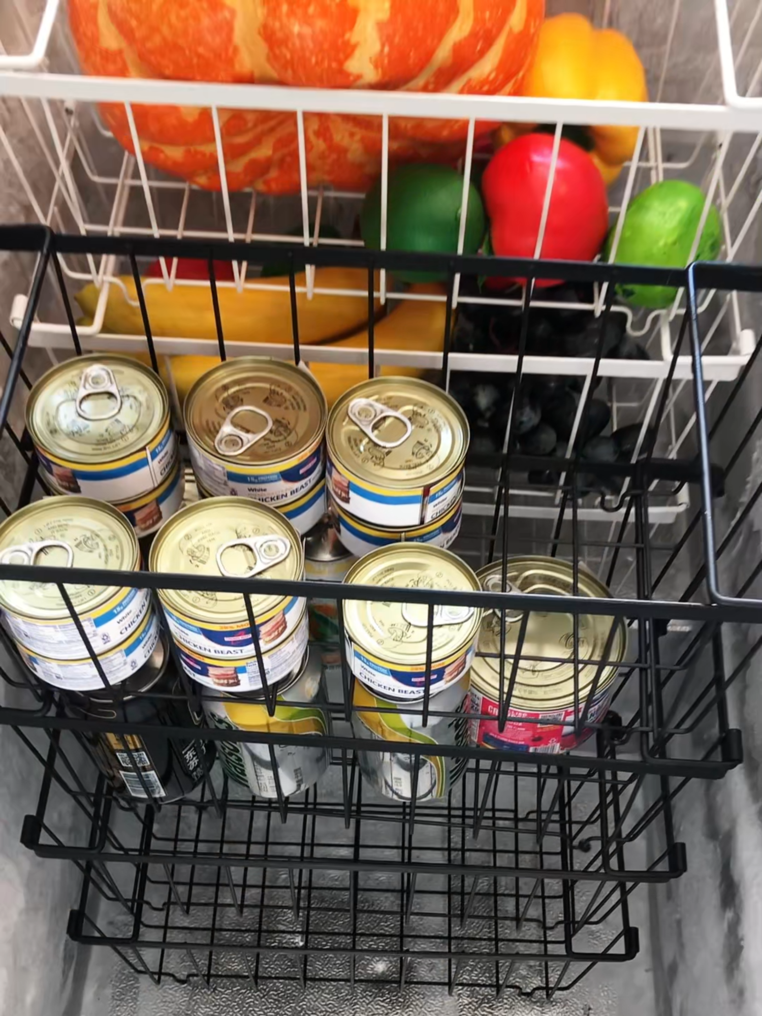 Perhatian bagi teman-teman yang menjalankan toko swalayan kecil, Anda mungkin memerlukan ini ##GSlife #Penyimpanan #Freezer #freezerbasket #freezerorganization#KitchenHacks#homeorganization