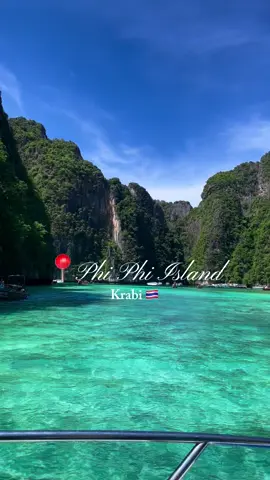 the most beautiful place I’ve seen. everything felt so unreal here 🪸🦈🌊🥽🏝️🗺️ #krabithailand #phiphiisland #travel #krabi #fyp 