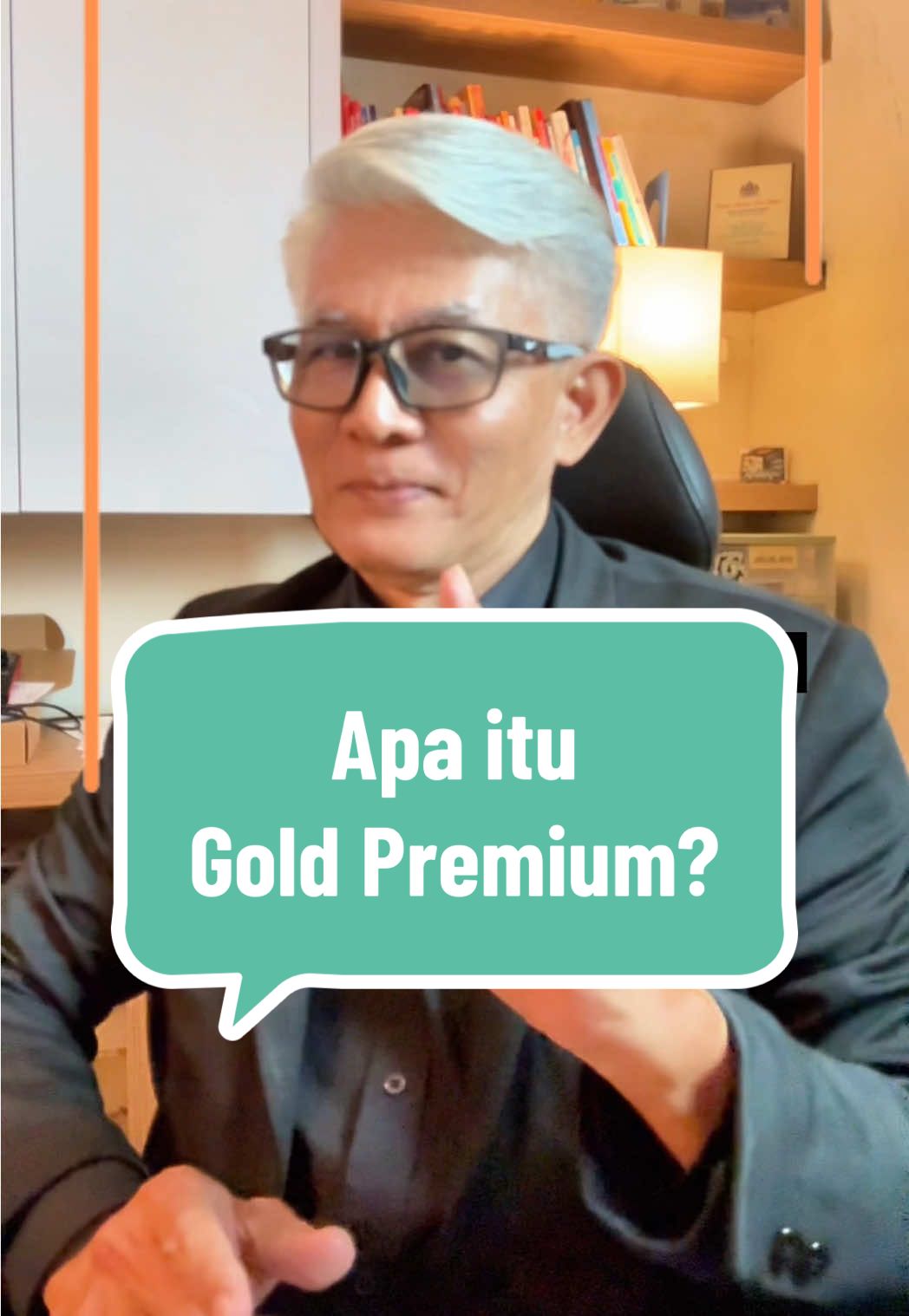  Gold Premium ni sebenarnya adalah kos pengurusan dan pembuatan emas fizikal.  Bila anda beli emas, atau keluarkan emas dari Akaun GAP  ada proses, ada kualiti, ada standard.  Contoh, emas 1 dinar atau 5g — premium adalah RM10 atau sekitar rm2/g  Tapi kalau keluarkan gold bar 1kg — premium cuma RM250 iaitu 25 sen per gram.   Semakin besar berat emas, makin murah kos premium per gram.  Yang edisi limited macam Mickey Mouse, Harry Potter, Captain America premium dia tinggi sikit, sampai RM60.  Kenapa? Sebab design cantik, eksklusif, dan kena bayar royalti kepada Marvel, Disney, Warner Bros.  Emas kecil macam 1g, 0.5g mahal sebab kos buat dia tinggi.  Kecil bukan bermakna murah dari segi proses.   Tapi tetap boleh simpan ikut bajet.  Nak lebih jimat? Kumpul gram dalam GAP dulu.  Bila cukup gram, keluarkan emas besar. Bijak dan berbaloi. Nak daftar? Lihat pinned video saya.   Belajar sesuatu? Kalau nak info lagi pasal emas, teruskan ikuti saya. akitek emas anda. #EmasSebagaiPelaburan #simpananemas #publicgold #simpanemasdenganilmu #CapCut 