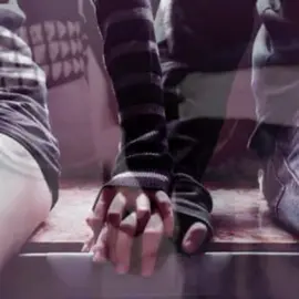 holding hands is the best thing to do #holdinghands #fyp #Love#inlove#ilovemybf #ilovemyex#ilovemygf#fypp #fyp #fypシ゚viral #fypシ 