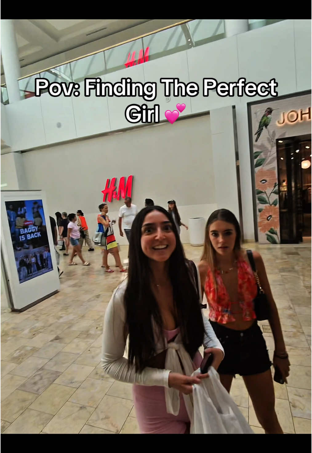 Is She Wifey Material?? 👀 #coldapproach #rizz #confidence #comedy #funny #viral #fyp #treystar #treystartr1 