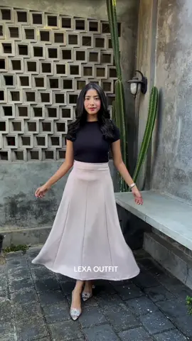Nemu skirt cantik ini murah poll, bagus banget yakann? Harus co sihh 🫵🏻😍#audyskirt #rokaudy #outfit 