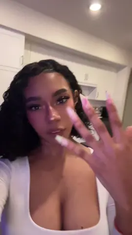 My nails sharp 😌 I do it with no hands 😏