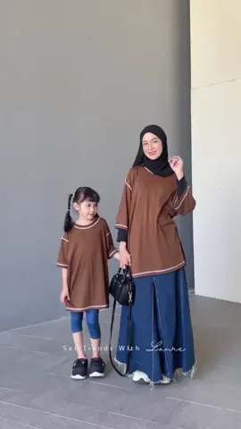 yang mau couple an sama ayang bisa banget pake produk baru iniii 🥰 #kaosmurah #overdeck #coulpe #family #OOTD 