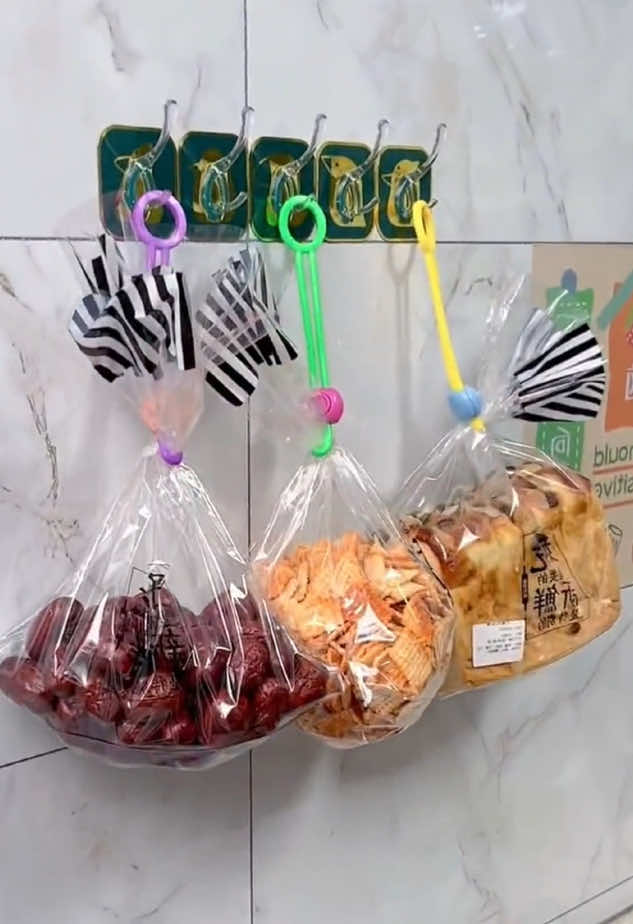 🌀 Say Goodbye to Messy Food Bags! 🛍️ Colorful twist ties to seal, bind & store anything! 🔒🧀🥕 Reusable, flexible & perfect for every kitchen 🇲🇾 Keep your snacks fresh & organized! 😍 #FoodSealer #TwistTie #KitchenHackMY #DapurMalaysia #ReusableClips #FoodStorageMY #TikTokFindsMY #SealItFresh #SnackSaver #KitchenEssentialsMY