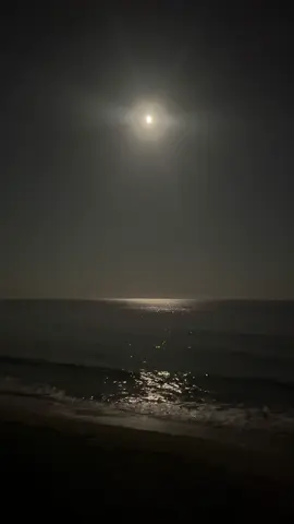 #besch #moon #moodyaesthetic 
