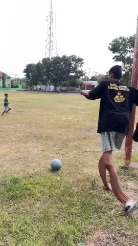 sepak bola dulu 😎 #dimasluffy  #boyolalitersenyum  #solo24jam🌻  #dimasbengkong  #boyolali24jam 