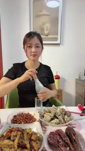 过自己的生活，不要在意别人的看法