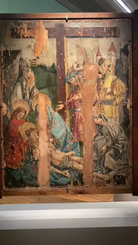 👀 Turn around and take a look at the back in our exhibition VERSO. TALES FROM THE OTHER SIDE on view until 04.01.2026! 💡 Before the Reformation, making works of art for churches was the primary—sometimes the only—source of income for visual artists. Their products were commissioned either by the clergy or by affluent donors who sought to insert their representations into the liturgy. Hence the predominance of Christian themes—and the remarkable variety of their compositional realization. Beginning in the fourteenth century, winged altarpieces fused the media of painting, sculpture, and architecture, becoming sacred spaces in their own right within the church. 🔍 Have you ever wondered what might be hidden on the back of a painting? In 