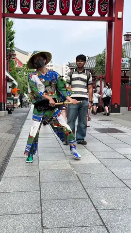 When I realized, there was an audience behind me! Japanese robot performer #dance #performence 