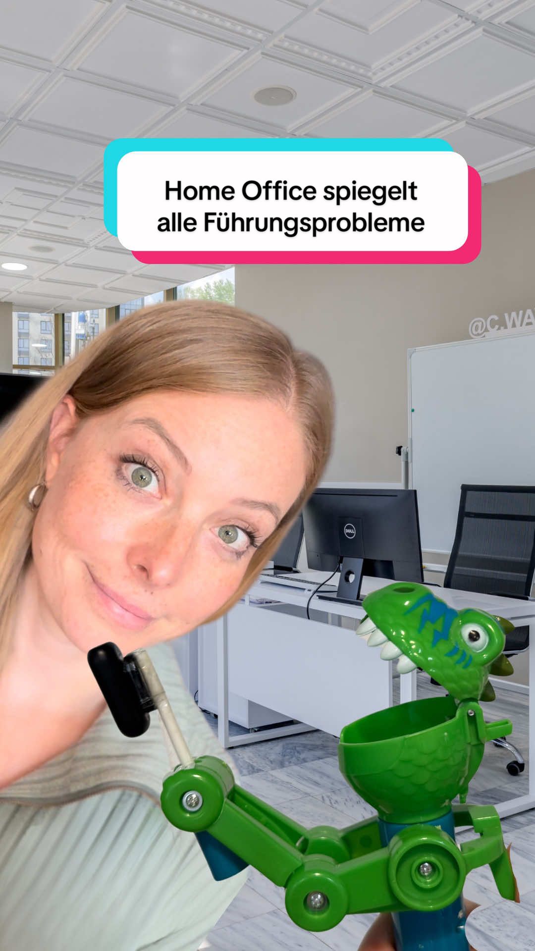 #creatorsearchinsights  Remote verstärkt, was vorher schon schief lief: fehlendes Vertrauen, schlechte Kommunikation, null Klarheit. 🏡 Homeoffice ist kein Problem, es ist ein Spiegel. #Leadership #RemoteWork #Vertrauen #Führungskraft 