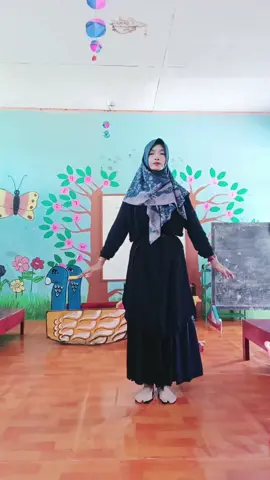 tari gambang suling ala bu santi#gurupaud #guru #beranda 