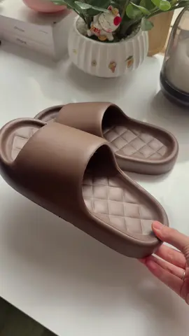 Dép đẹp nhưng mng nhớ lùi size nha #depdep #depnu #depnuxinh #mebodireview 