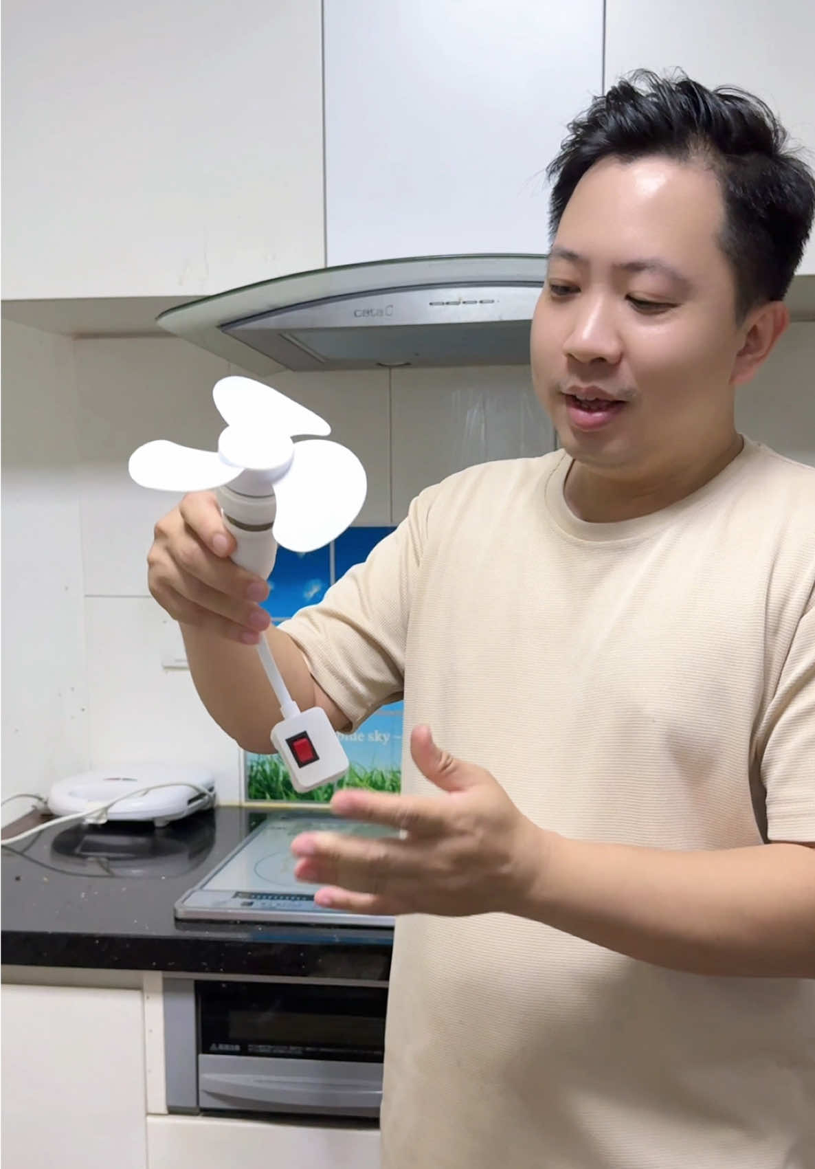Có em này nấu nướng đỡ nóng hẳn #xuhuong #fyp #giadung #giadungtienich #truongziviu #eochanghy69 #quat #quatmini 