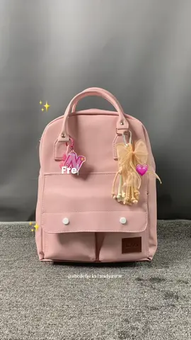 Another my fav pinky bag💗udah waterproof muat banyak barang bawaan juga👀💗 paddingnya juga gabikin sakittty😭💗 #bag #rekomendasitassekolah #tas #tasransel #backpack #pinkbag 