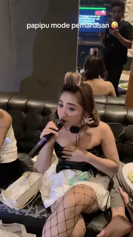 sebelum perform 😇 semangat kakak #malaagatha #ichachellow #papipu