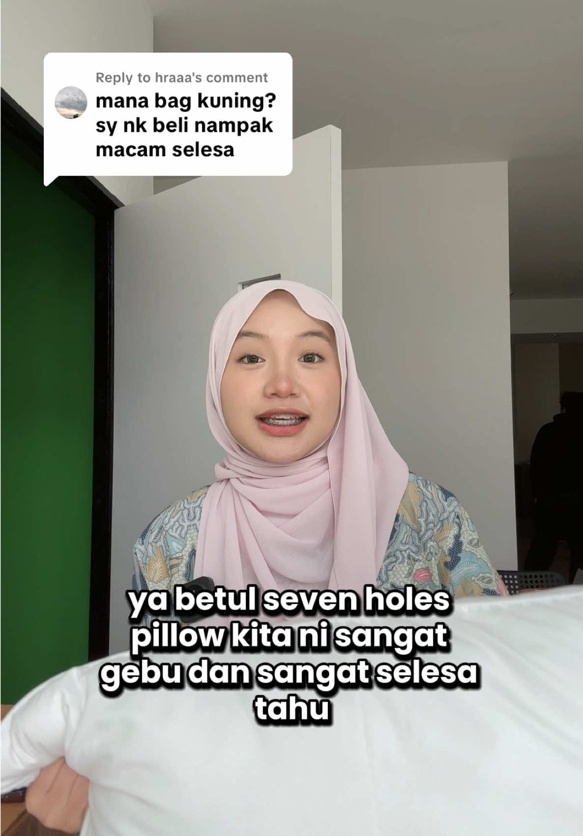 Replying to @hraaa  Jom klik beg kuning kita kalau nak tidur selesa sepanjang malam  dengan 7 holes pillow ✨❤️ #cozynight #pillow 