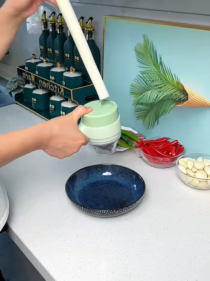 Gatling Vegetable Cutter Multifunctional Household Cooking and Baby Food Machine New Wireless Electric Dicing Device for Mincing Garlic and Meat##ti̇ktok