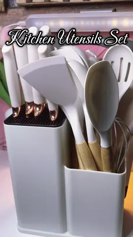 Ang ganda nito mura lng dito ang mahal na nito sa mall #utensilsset #kira #kitchenwareset #affordableutensils #creatorsearchinsight 