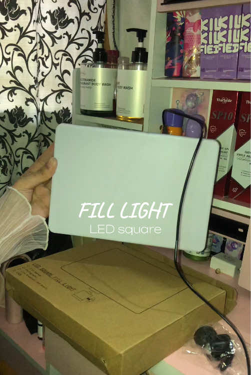 #ledlight #filllight #fillighttripod #filllighttripodwithphoneholder 