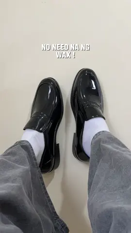 glossy yung coating niya kaya makintab palagi #loafers #footwear #fyp 