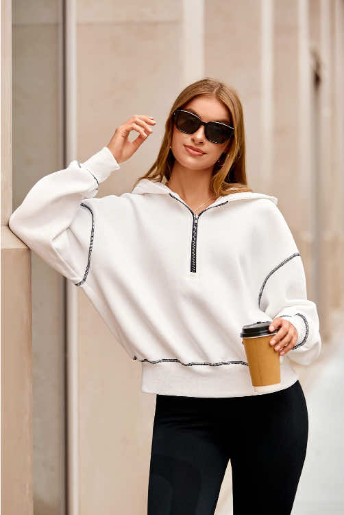This classic hooded sweatshirt is LEGIT!🤍🤍🤍 #prettygardenofficial #prettygardenclothing #sweatshirt #halfzip #hoodiepullover #Y2Kfashion #iamreadyforfall #versatileoutfit #fallaesthetic #backtoschooloutfit 