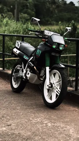 ඇස් ගහන එයා 🥹👀#mudannayakaautomobiles #hondaax1_250💥❤️‍🔥🥵 #foryoupage #onemillionaudition #ax1 #highcapacitysrilanka🇱🇰 #bikevideo #ax1accident @chirath🇲🇾 @Usha_🦈 