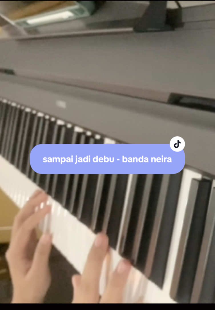 badai, tuan, telah berlalu 🌨️ sampai jadi debu cover (it was raining cats and dogs outside) #pianotok #pianotok🎹 #sampaijadidebu #bandaneira #yamahap45 #cover