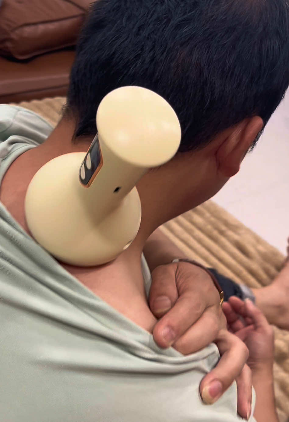 If you have back pain you need this product! It’s an electric cupping massagers that helps alleviate pressure and pain from your back#backpaintreatments #backpain #backpainexercises #backpainreliefexercise #backpaintips #backpainstretch #backpains #cuppingtherapy #cuppingmassage 