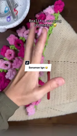 Boh minyak,eloklaa kot.. haha😂 (yg paham je paham 🤭) #crochetersoftiktok #crochet #bouquetofflowers #DIY #flowerblanket #fyp #gift #handmade #crochettiktok #crochetmalaysia #mengait #trending #blanketflower 