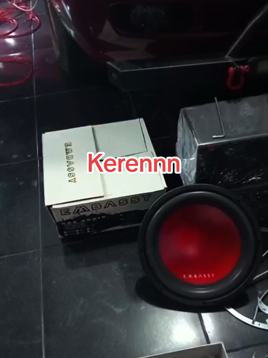 Install Speaker Merek Venom, Kapasitor Ads, Subwoofer Embassy 12