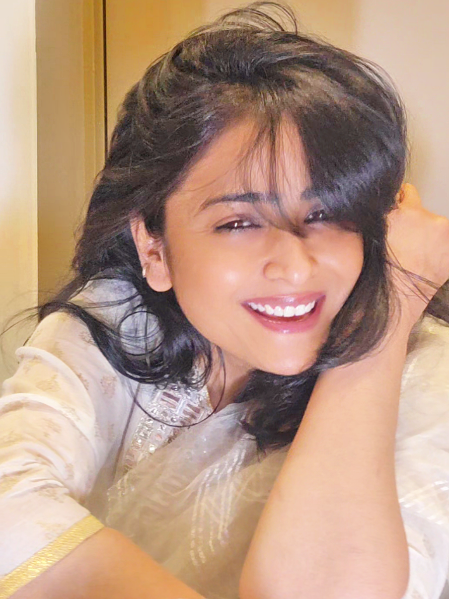 Bringing yesterday's tunes to today's reel, the classic Bollywood appeal 📽️🥰🦋 #chulbuli #kakuprity #deepikachaudhary #dc #nitinrealtor #sunnydc #bollywoodlover #oldisgold #90svibes #mohra  #hamesha #sarparhath #saath #waheguru_mehar_kre 🧿🙏