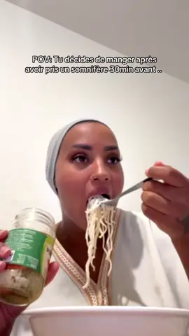 Désolé la vidéo est hyper longue mais j’étais obligé.. ce qui devait arriver arriva ! 😂 Ne prenez jamais de somnifères pour aller manger après ! C’est un conseil d’amie 😂😂😂 #pourtoi #fyp 