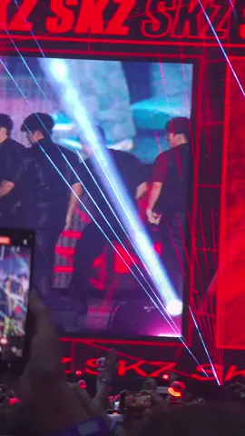 megaverse encore goes CRAZY #straykids #straykidslondon #dominate_london #straykidsdominate 