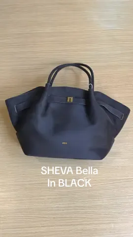 SHEVA Bella in Black 👜  •Classic Look•  Coming soon #เทรนด์วันนี้ #กระเป๋า #กระเป๋าผู้หญิง #กระเป๋าแฟชั่น #ป้ายยา #fashiontiktok #comingsoon #newcollection #comingsoon #SHEVATH#SHEVA #shevafashion #shevabags