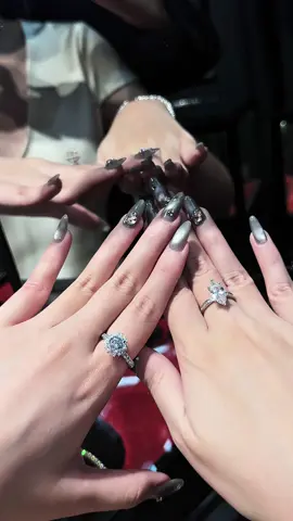 Mắt mèo bên em hiện có ưu đãu cắt da + mắt mèo 109🐳 ạ Mời các chị nhanh tay lấp đầy lịch ạ 😝😝#xuhuong #trend #fpy #nails 