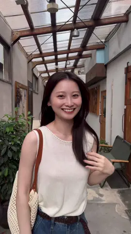 結局白トップス×デニム×オレンジメイクが夏っぽくて可愛い🐬🍊 #大人カジュアル #デニムコーデ #シンプルコーデ #fyp #おすすめ 