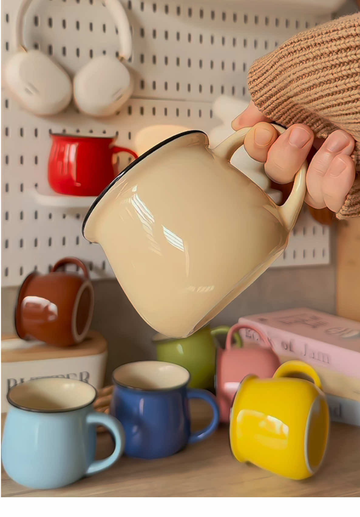 Haritu dah grab set cawan yang colour merah. Kalini kita grab set bundle 8 in 1 pulak. Senang semua colour ada! 😍😆 #mug #mugkaca #mugseramik #setmug #cawan #cawankaca #cawanseramik #cawanmurah #cawancomel #setcawan 