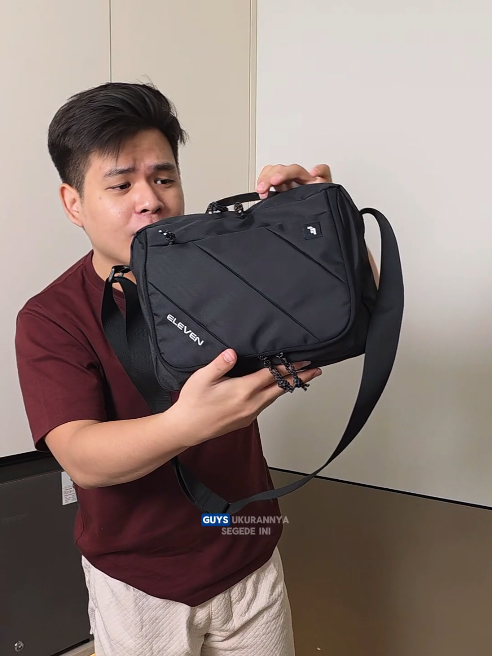 Tas selempang pria waterproof cocok untuk kerja kantoran dari eleven #taspria #tasselempangpria #taskantoran #tasselempangwaterproof #tascowok 